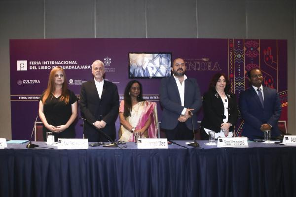 Presentan programa de FIL 2019 con India como invitado de honor