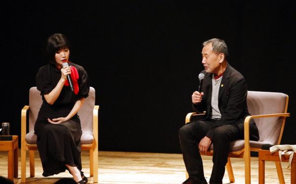 Haruki Murakami celebra 40 años de su debut como novelista